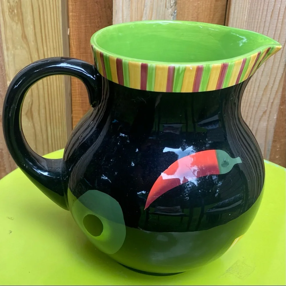 Crate & Barrel Pimienta Caliente Pitcher